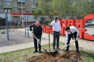 Администрация, коммунальщики, студенты и школьники поучаствовали в Дне чистоты в Астрахани
